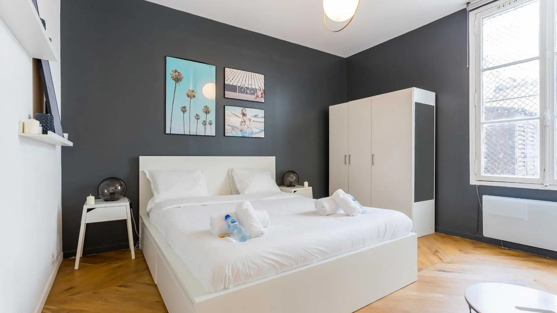Cosy -2p- Place De Clichy-gare Saint Lazarre Paris
