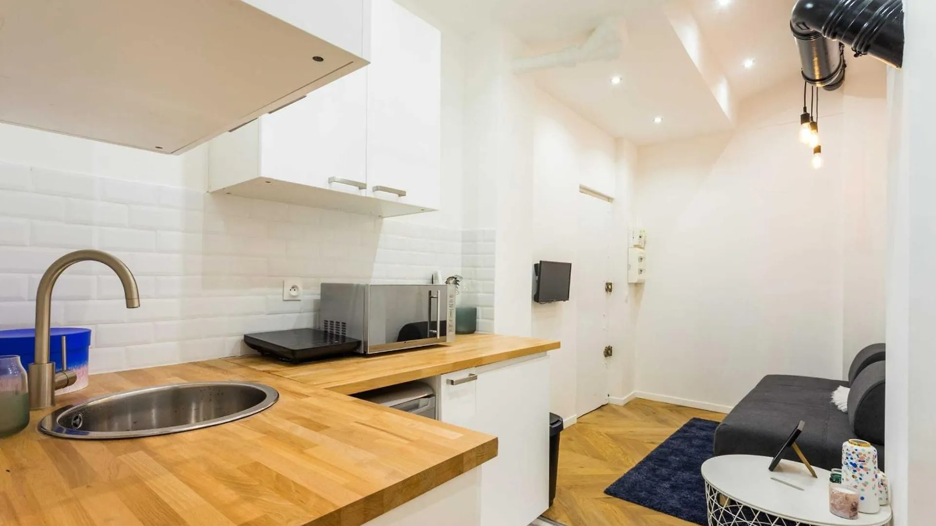 Cosy -2p- Place De Clichy-gare Saint Lazarre Daire *