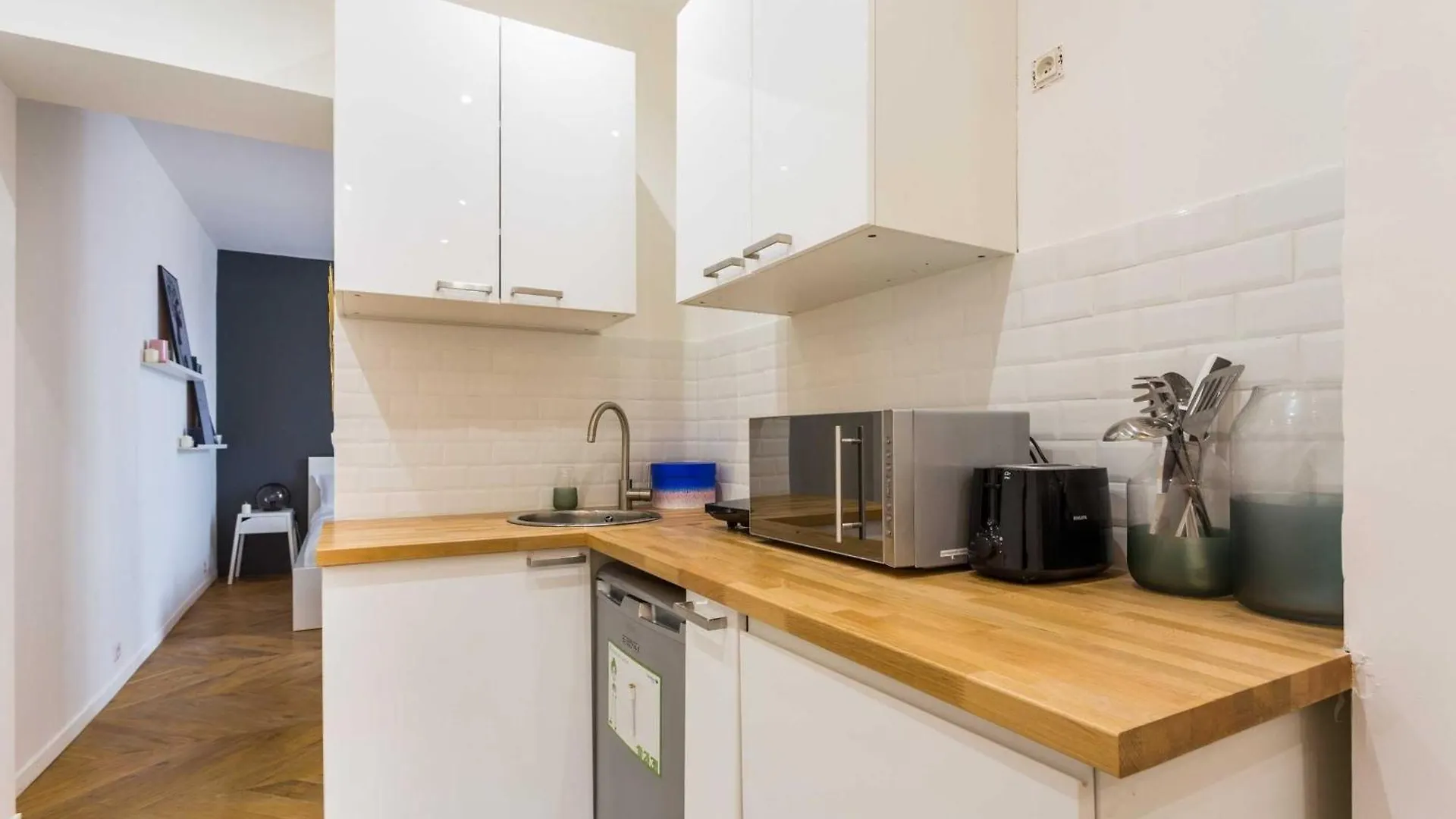 Daire Cosy -2p- Place De Clichy-gare Saint Lazarre *