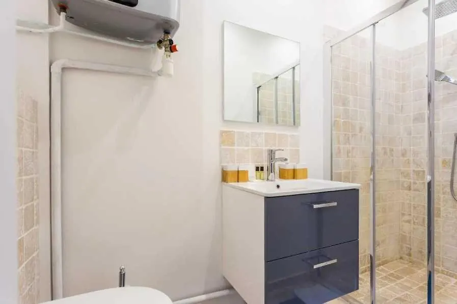 Apartment Cosy -2p- Place De Clichy-gare Saint Lazarre Paris