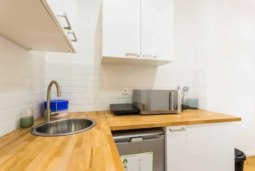 Cosy -2p- Place De Clichy-gare Saint Lazarre Apartment *